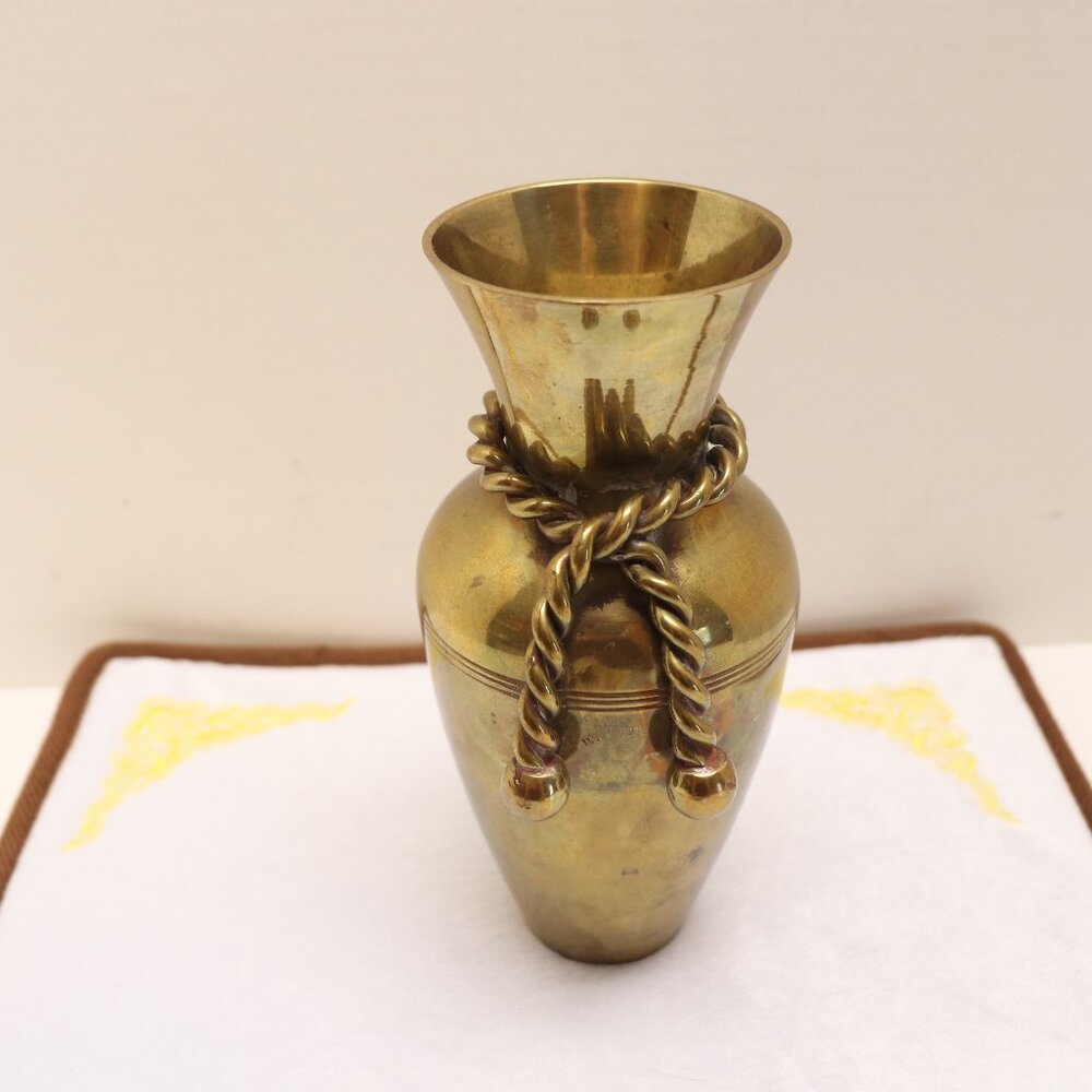 Vintage Unbranded 7in Tall Brass Vase with Twisted Rope Tassel